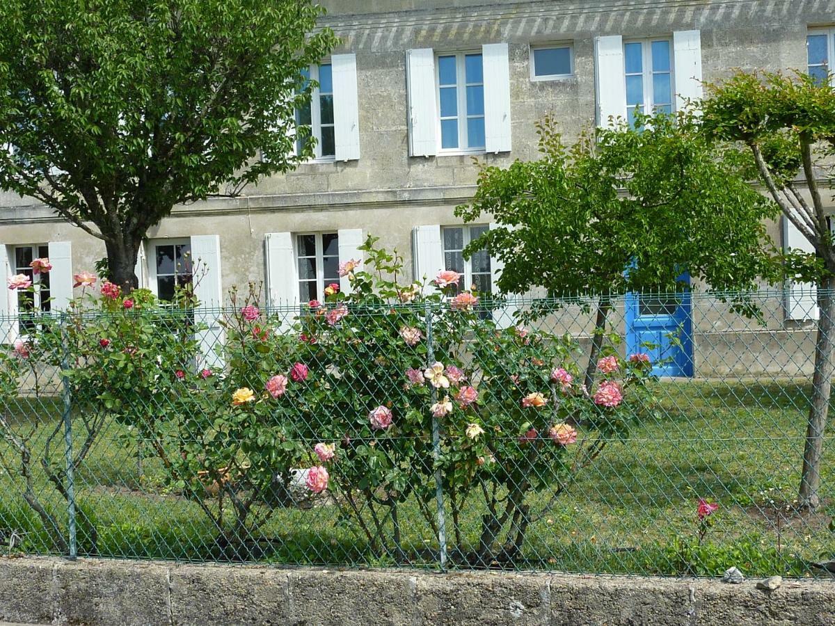 Le Clos Des Rosiers Saint-Emilion Bagian luar foto